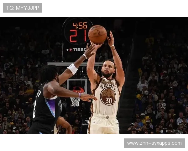 勇士外线火力全开，库里再中关键三分，勇士对阵开拓者,库里43分